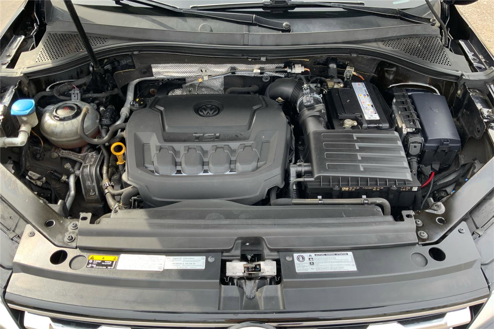 Used 2019 Volkswagen Tiguan SE w/ Panoramic Sunroof Package image 23