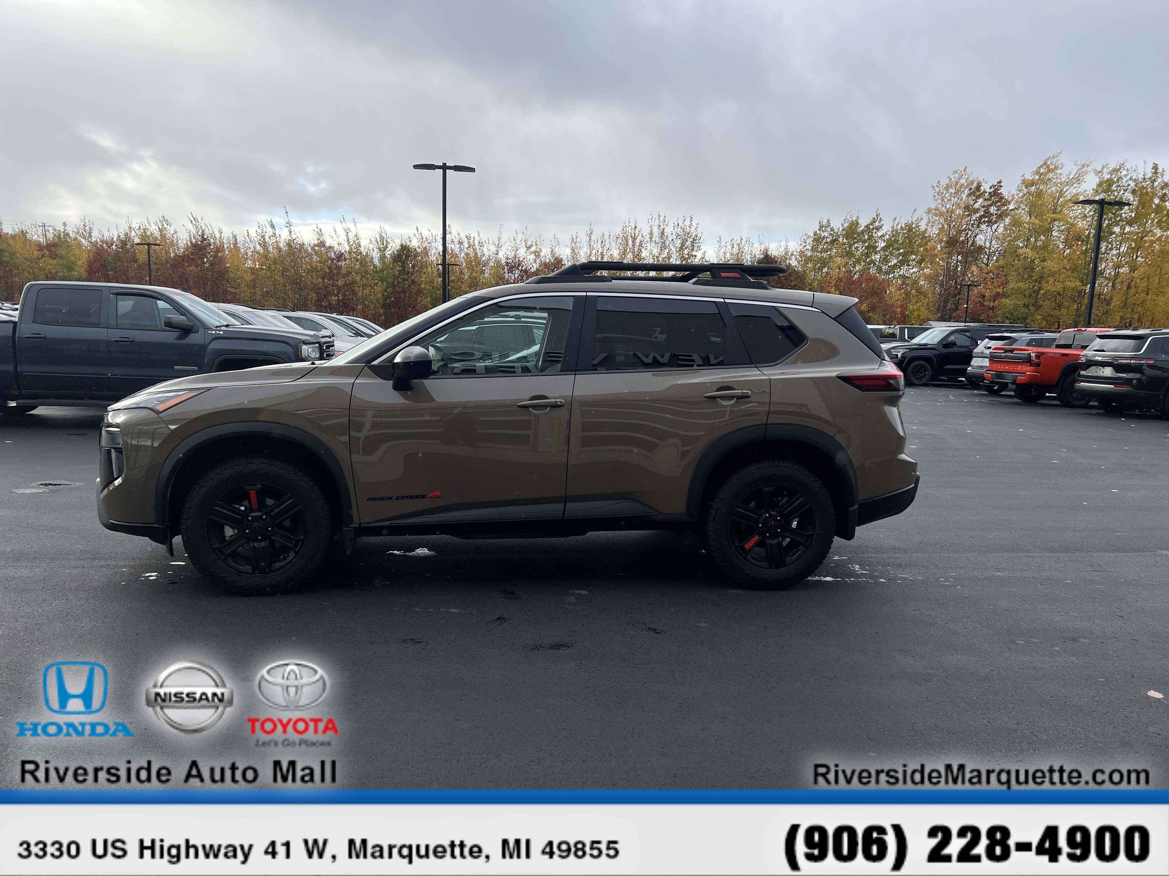 Used 2025 Nissan Rogue SV AWD/4WD image 4