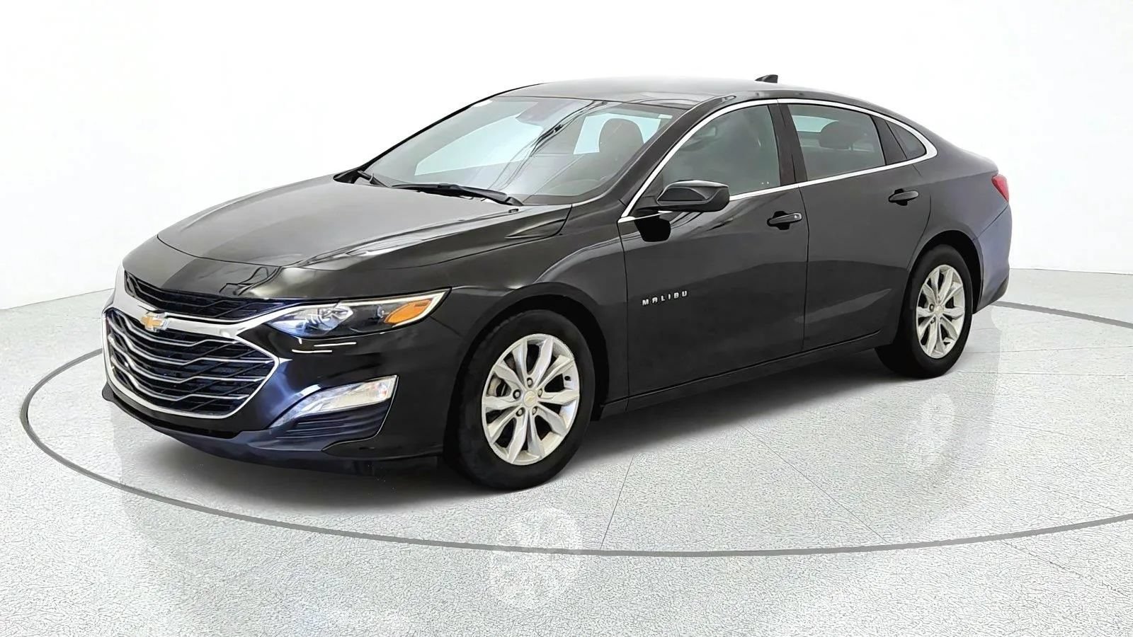 Used 2025 Chevrolet Malibu LT FWD image 4