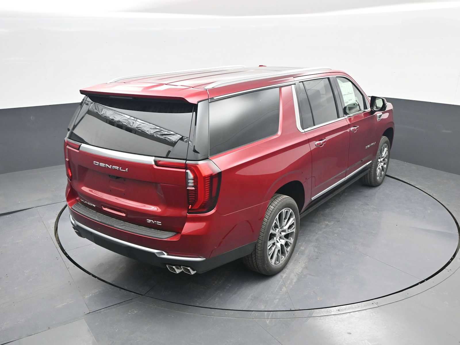 New 2026 GMC Yukon XL Denali image 32