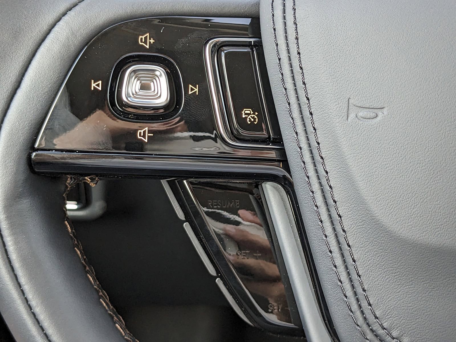 New 2025 Lincoln Aviator 2WD w/ Equipment Group 101A image 30