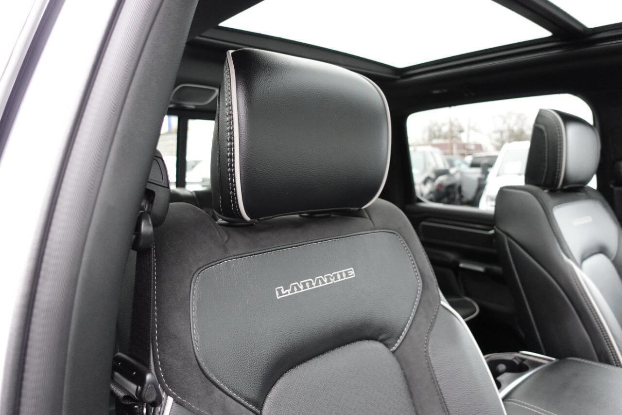 Used 2025 RAM 1500 Laramie w/ Sport Appearance Package AWD/4WD image 35