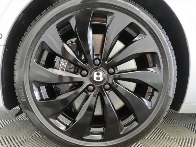 Used 2025 Bentley Flying Spur Plug-In Hybrid AWD/4WD image 30