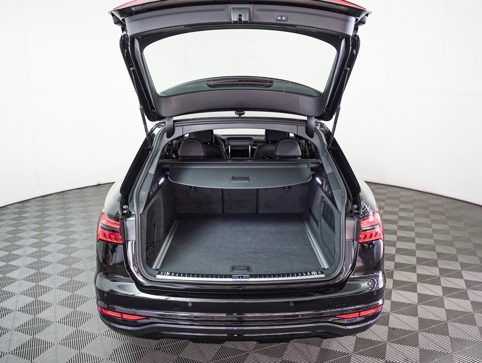 New 2025 Audi A6 Premium Plus image 8