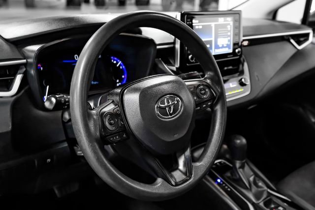 Used 2021 Toyota Corolla LE image 21