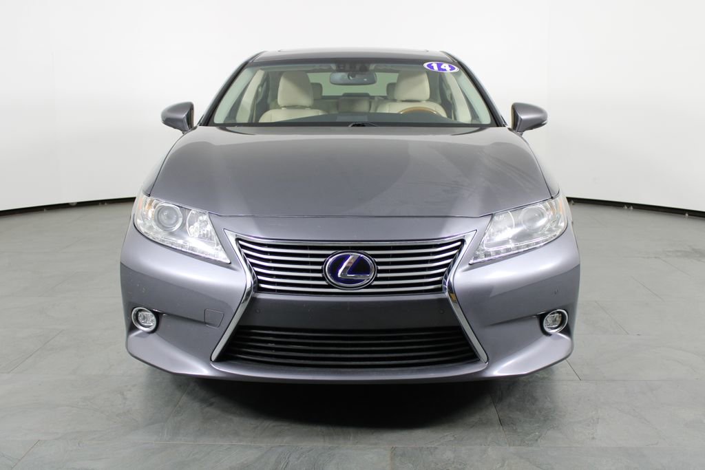 Used 2014 Lexus ES 300h w/ Luxury Package w/Bamboo Trim image 13