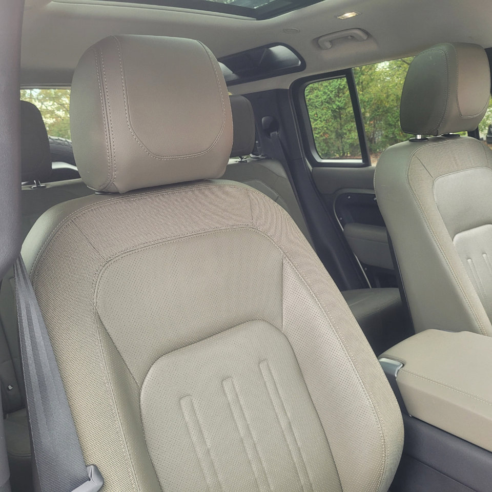 Used 2020 Land Rover Defender 110 S image 26