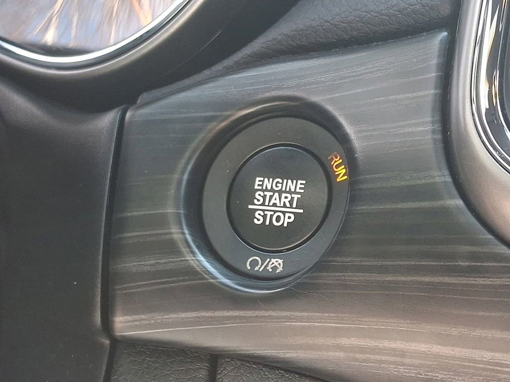 Used 2021 Jeep Grand Cherokee Laredo image 23