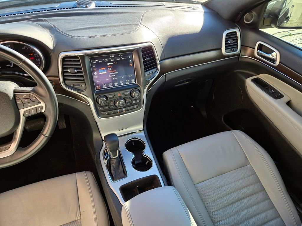 Used 2018 Jeep Grand Cherokee Limited image 17