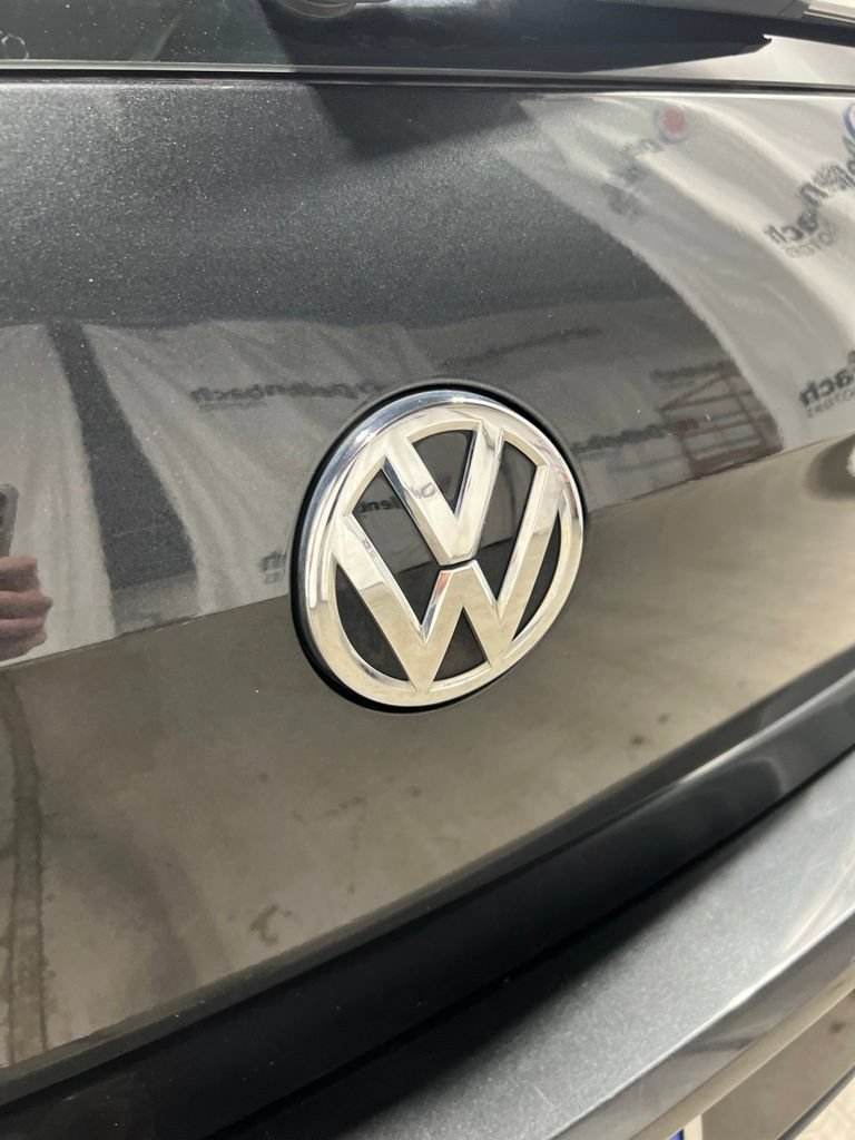 Used 2015 Volkswagen GTI 4-Door FWD image 11