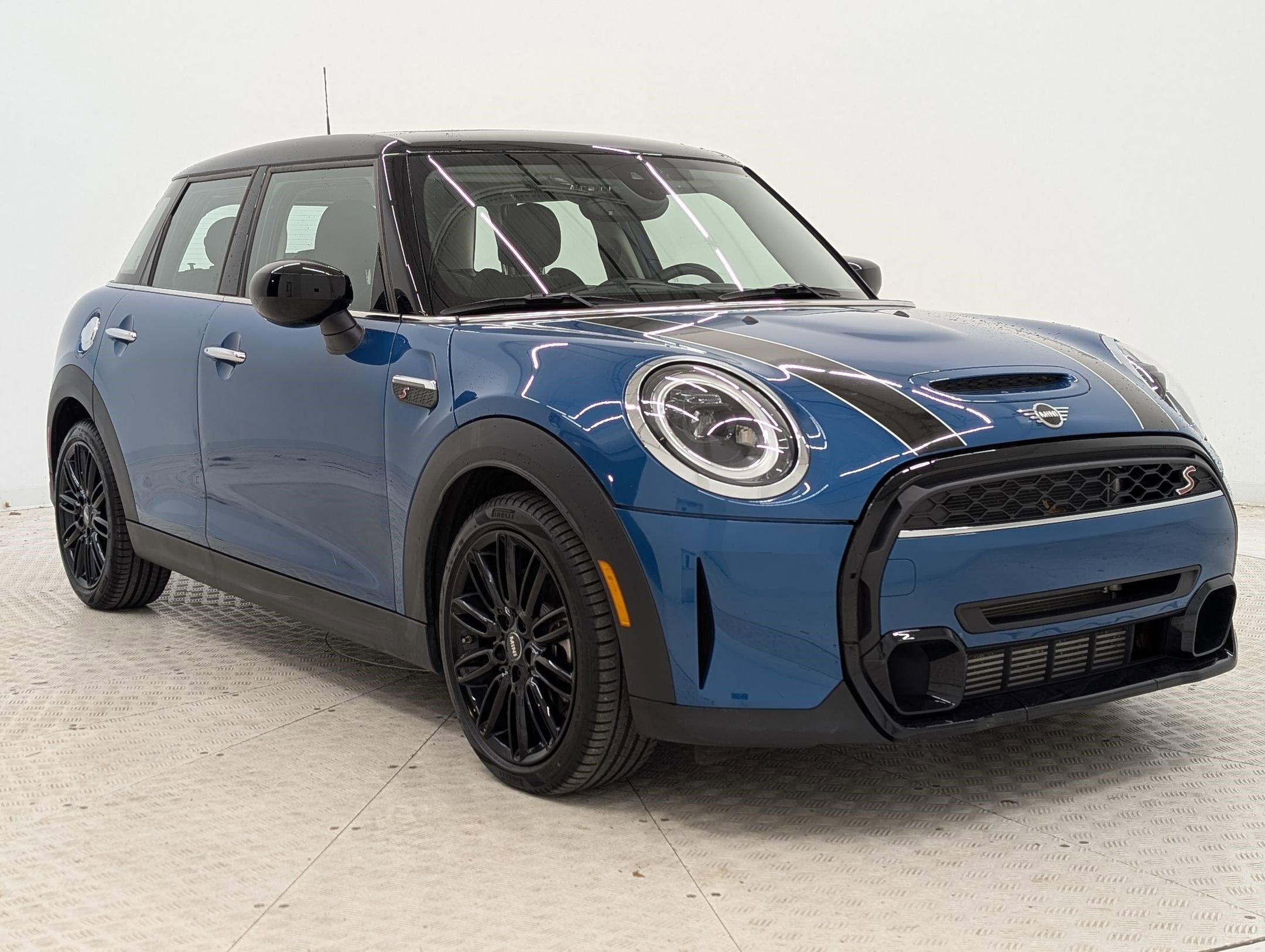 Used 2023 MINI Cooper S image 7