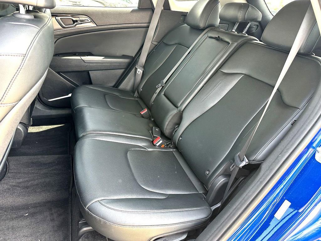 Used 2023 Kia Sportage EX image 19