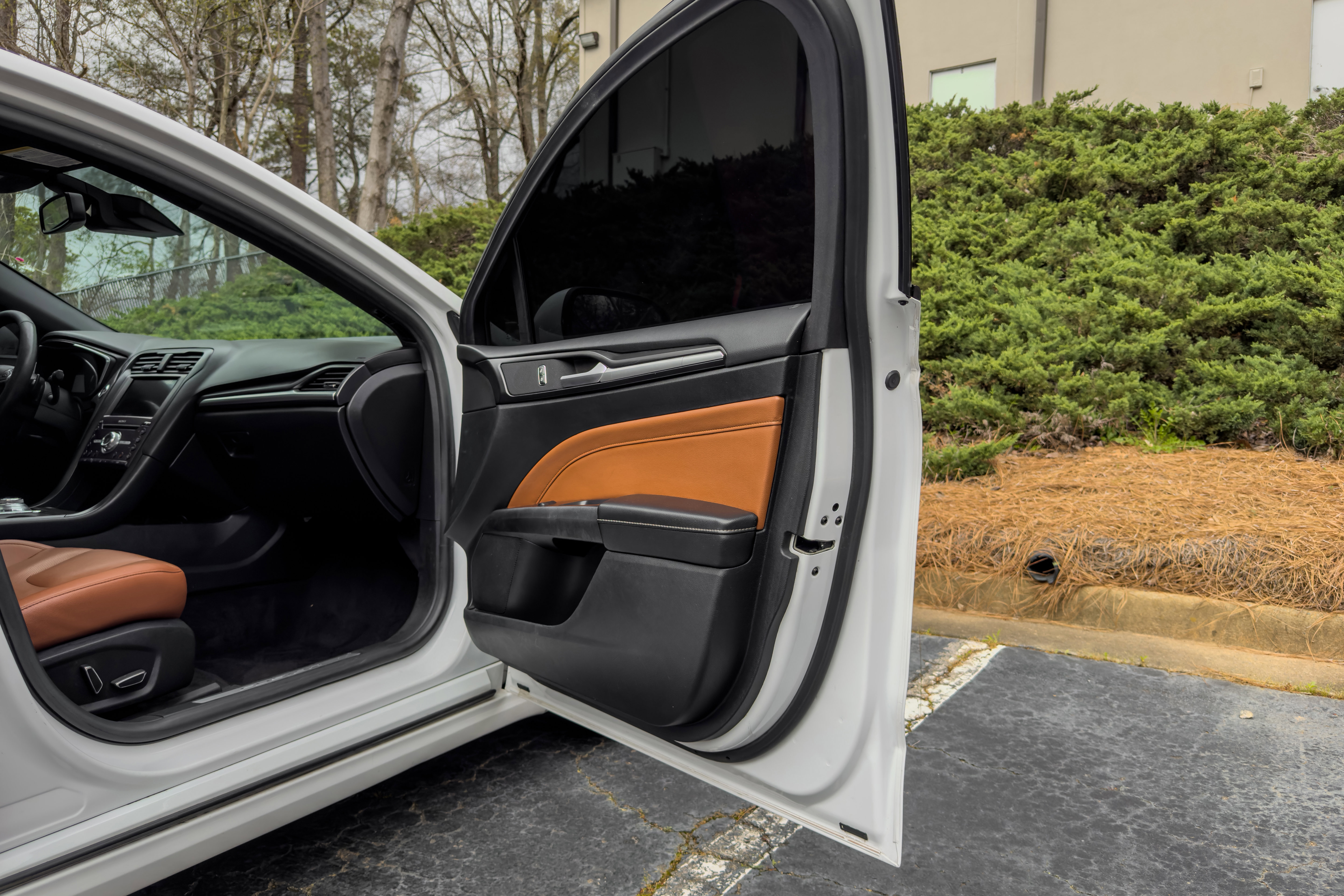 Used 2020 Ford Fusion Titanium image 32