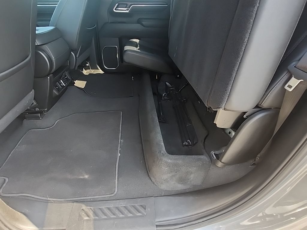 Used 2025 GMC Sierra 1500 SLT RWD image 17