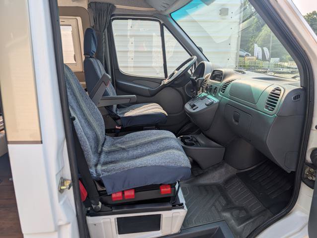 Used 2005 Freightliner Sprinter 2500 RWD image 12