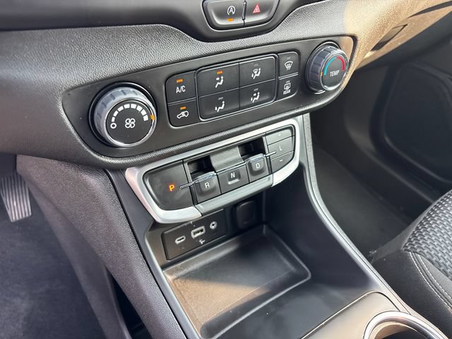 Used 2024 GMC Terrain SLE AWD/4WD image 24