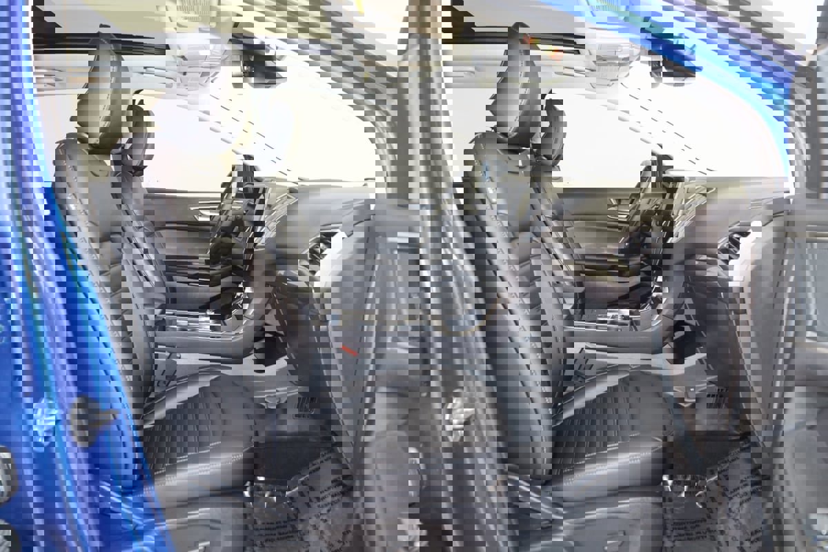 Used 2024 Ford Edge SEL w/ Convenience Package image 12