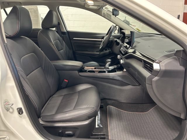 Used 2023 Nissan Altima 2.0 SR FWD image 13