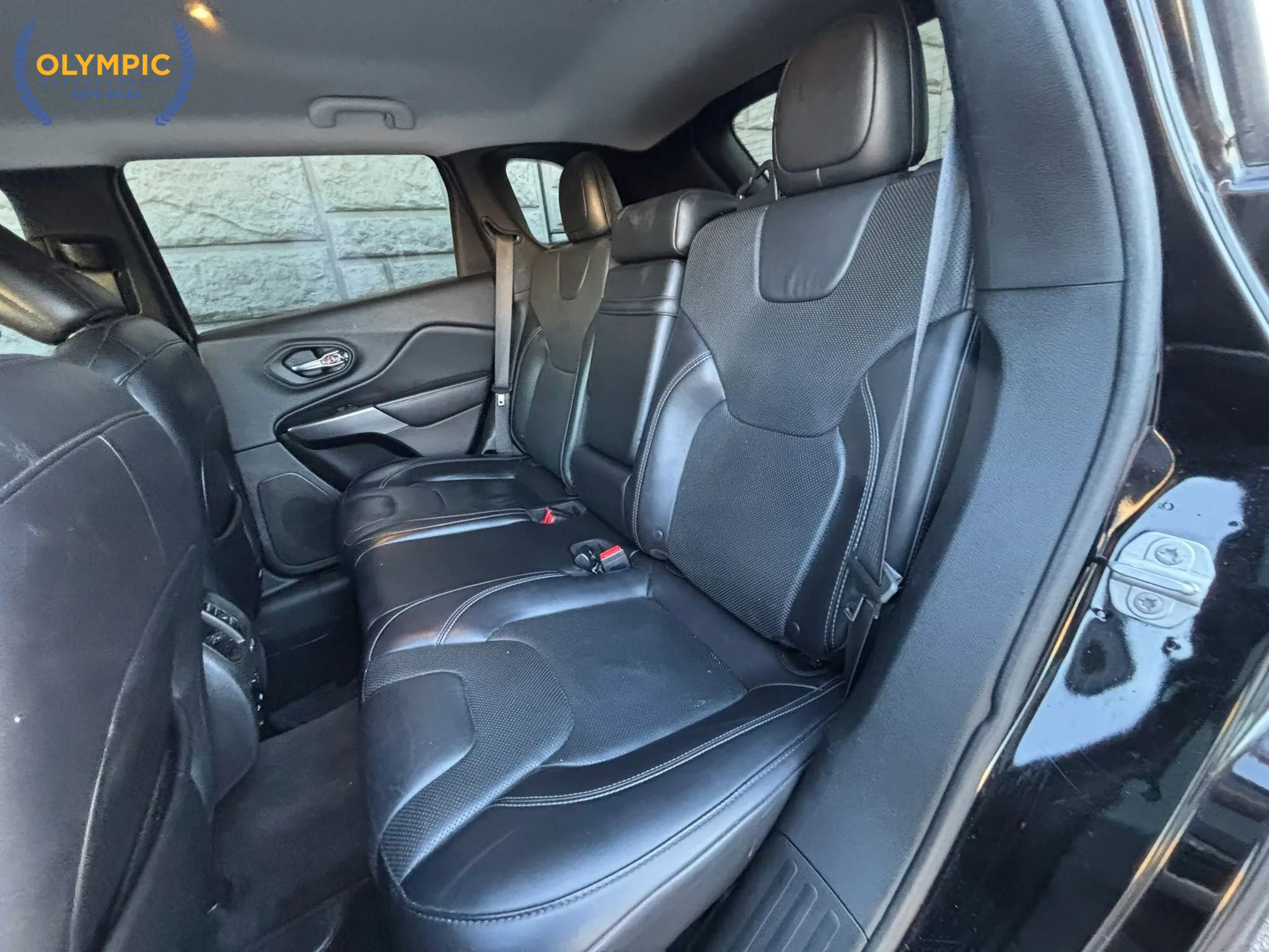 Used 2019 Jeep Cherokee Limited image 38