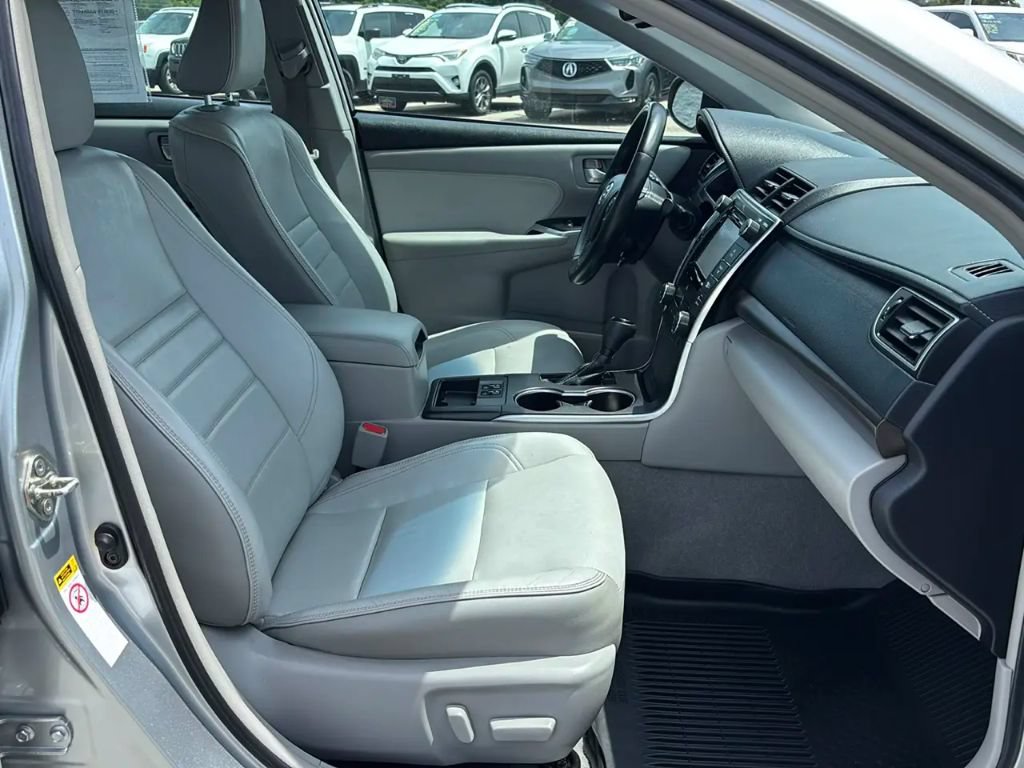 Used 2016 Toyota Camry XLE FWD image 23