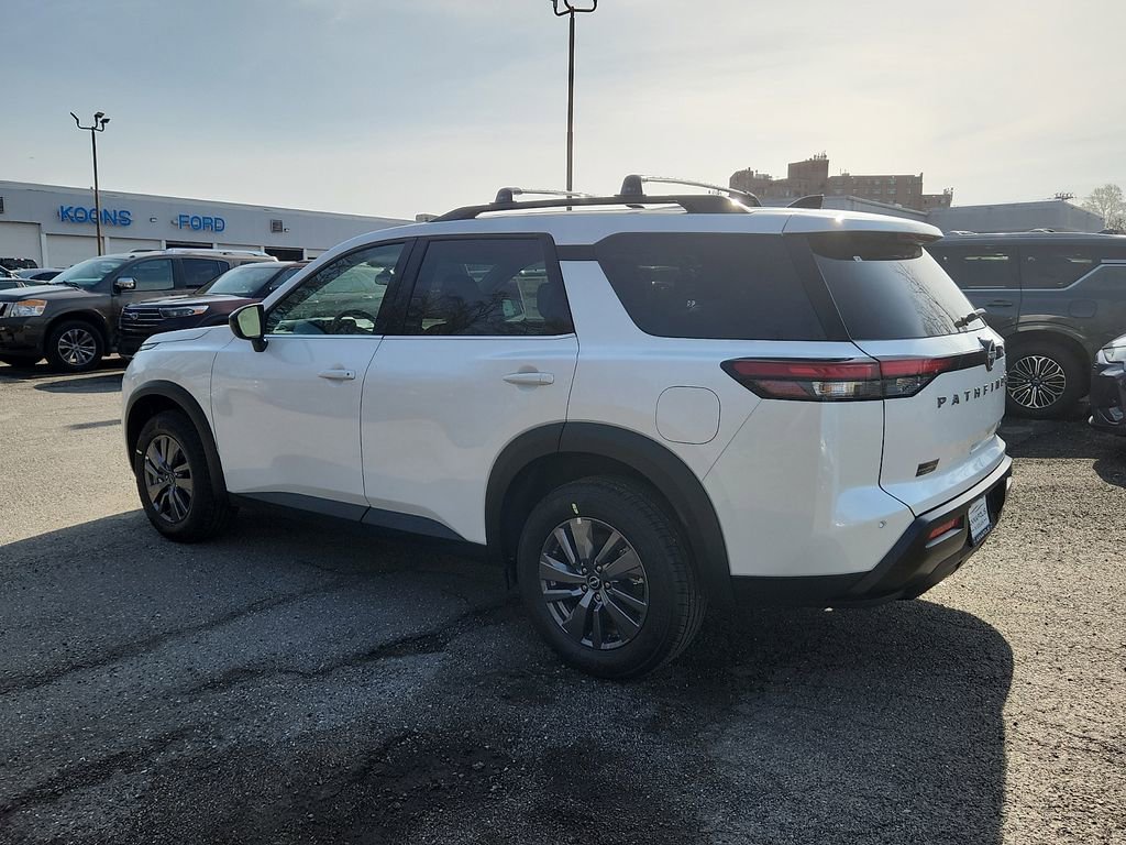 New 2026 Nissan Pathfinder SV image 3