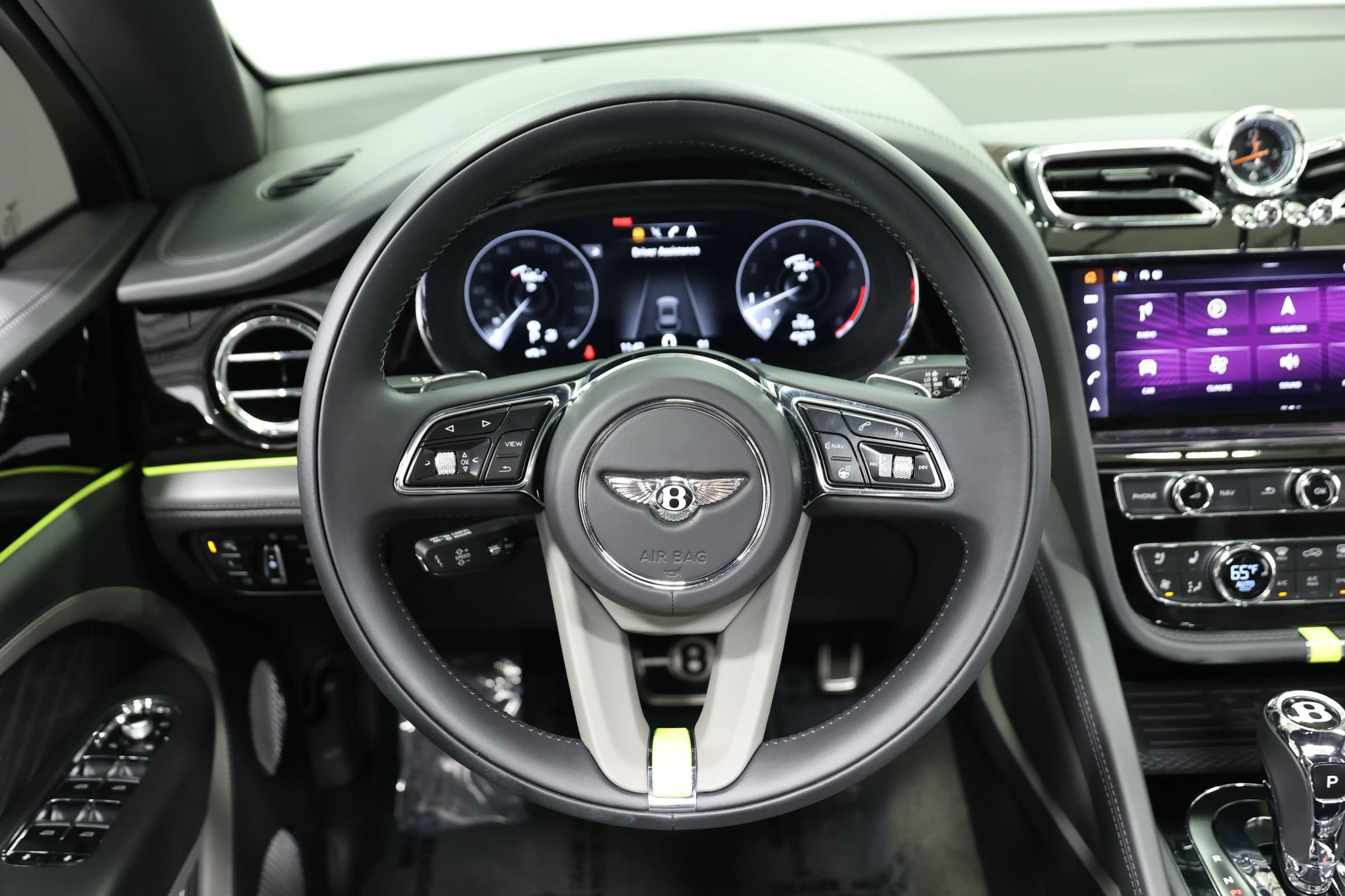 Used 2023 Bentley Bentayga Extended Wheelbase AWD/4WD image 30