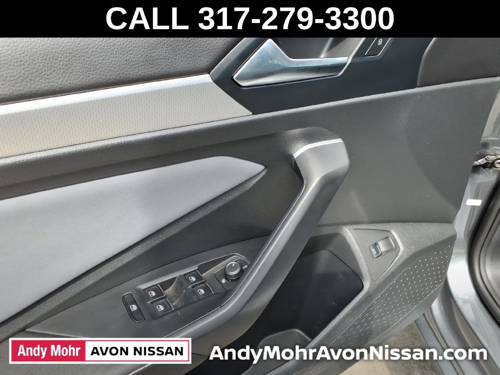 Used 2025 Volkswagen Jetta SE FWD image 14