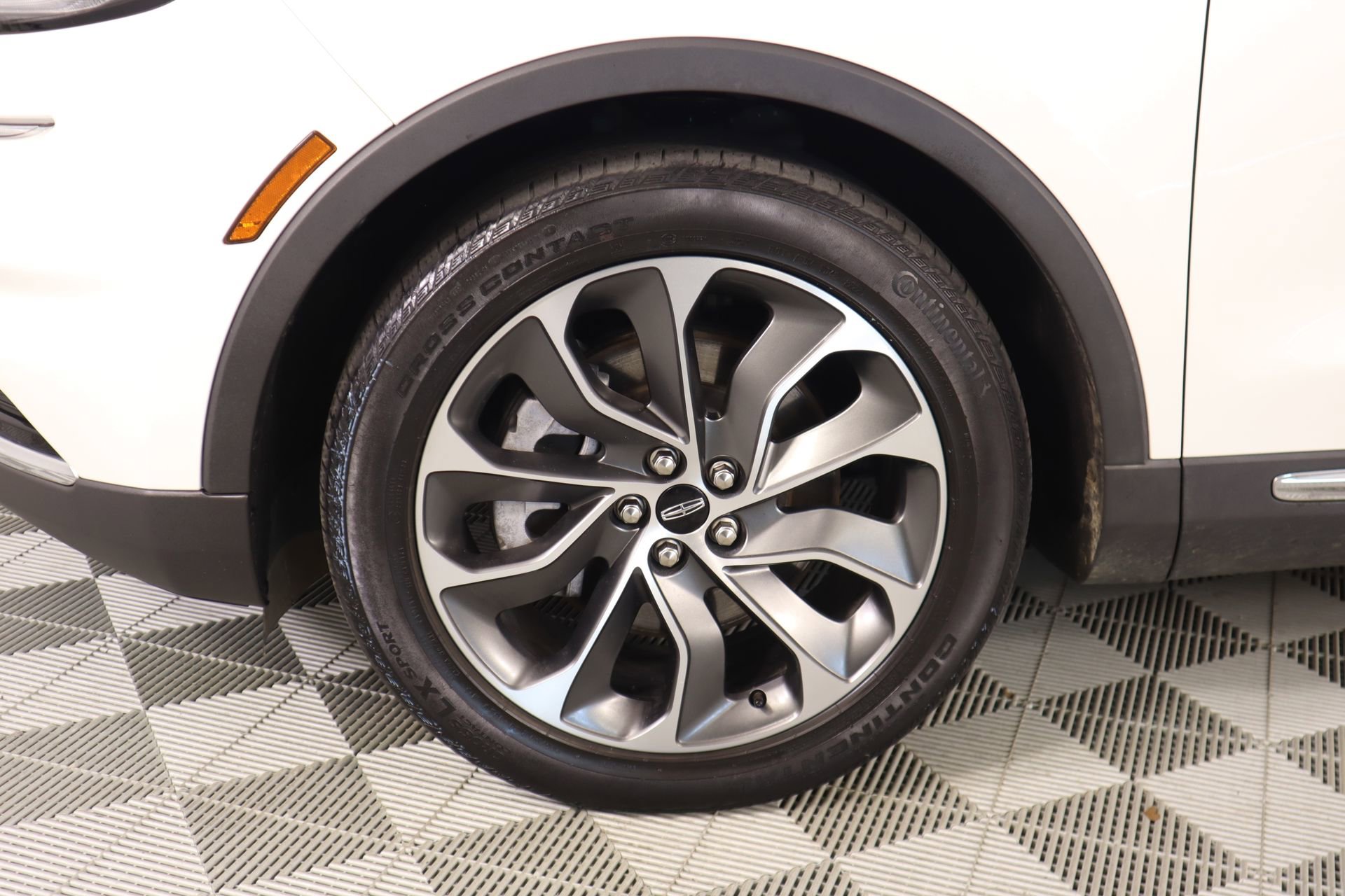 Used 2023 Lincoln Nautilus Reserve image 18