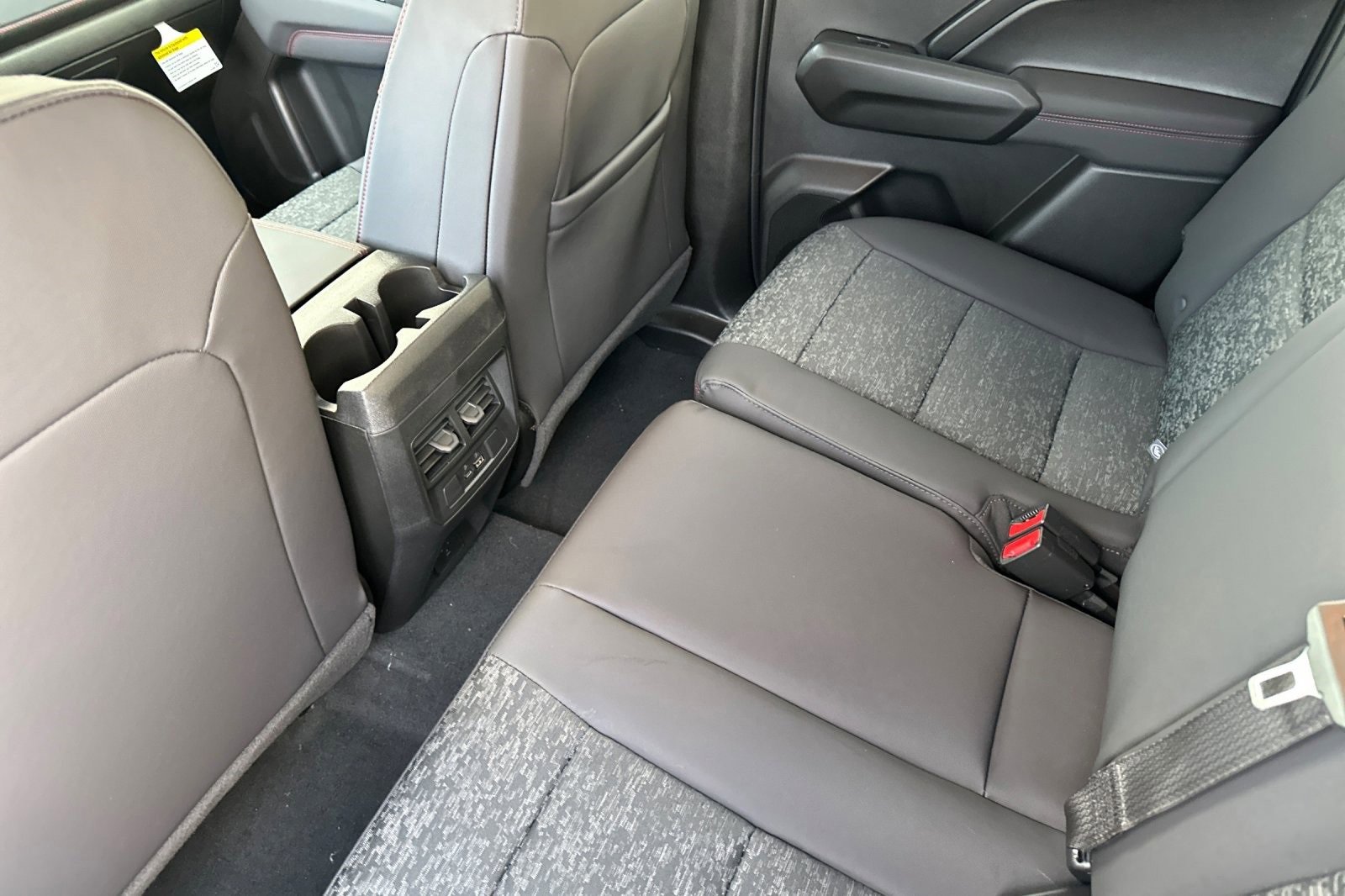 New 2025 Chevrolet Colorado Z71 w/ Midnight Edition image 13