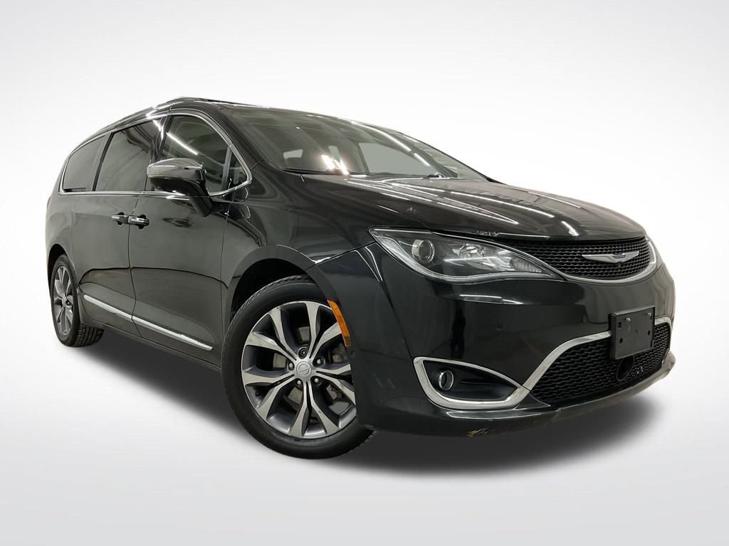 Used 2018 Chrysler Pacifica Limited w/ Tire & Wheel Group image 4