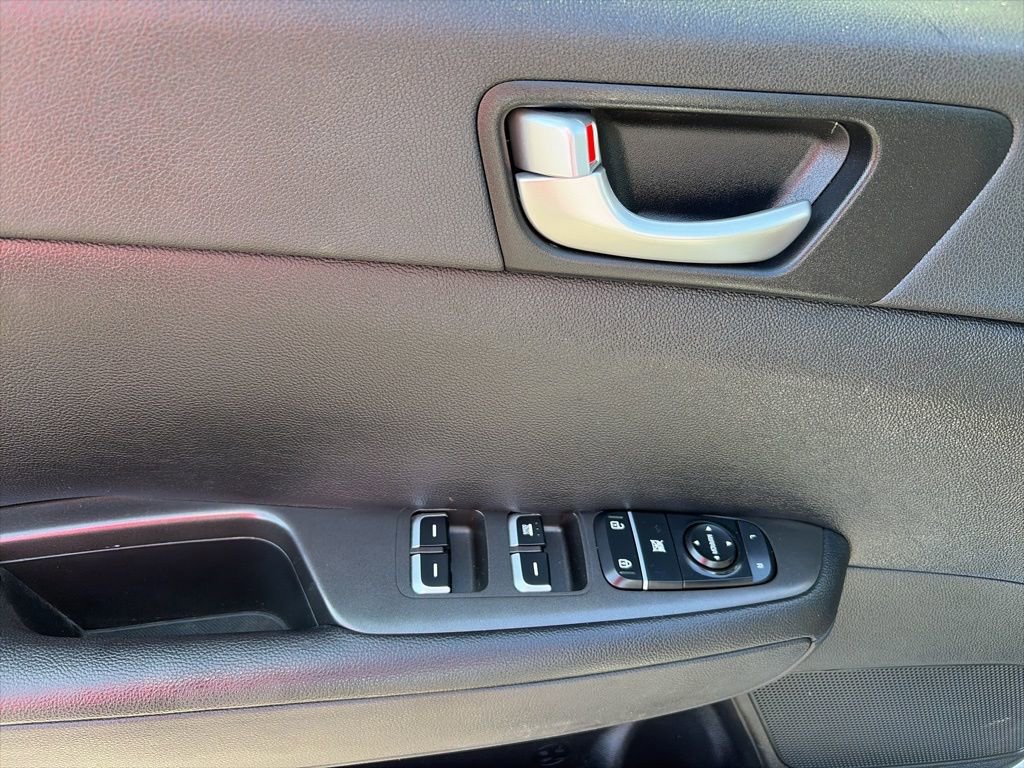 Used 2017 Kia Optima LX image 11