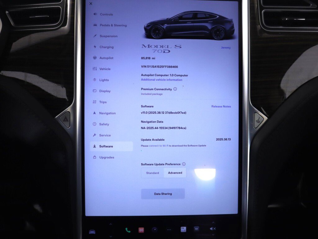 Used 2015 Tesla Model S 70D AWD/4WD image 25