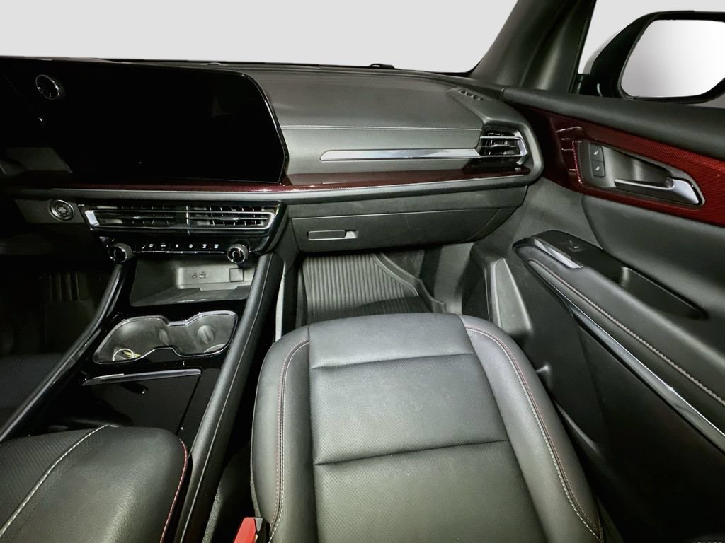 Used 2025 Chevrolet Traverse Z71 w/ Driver Confidence Package AWD/4WD image 31