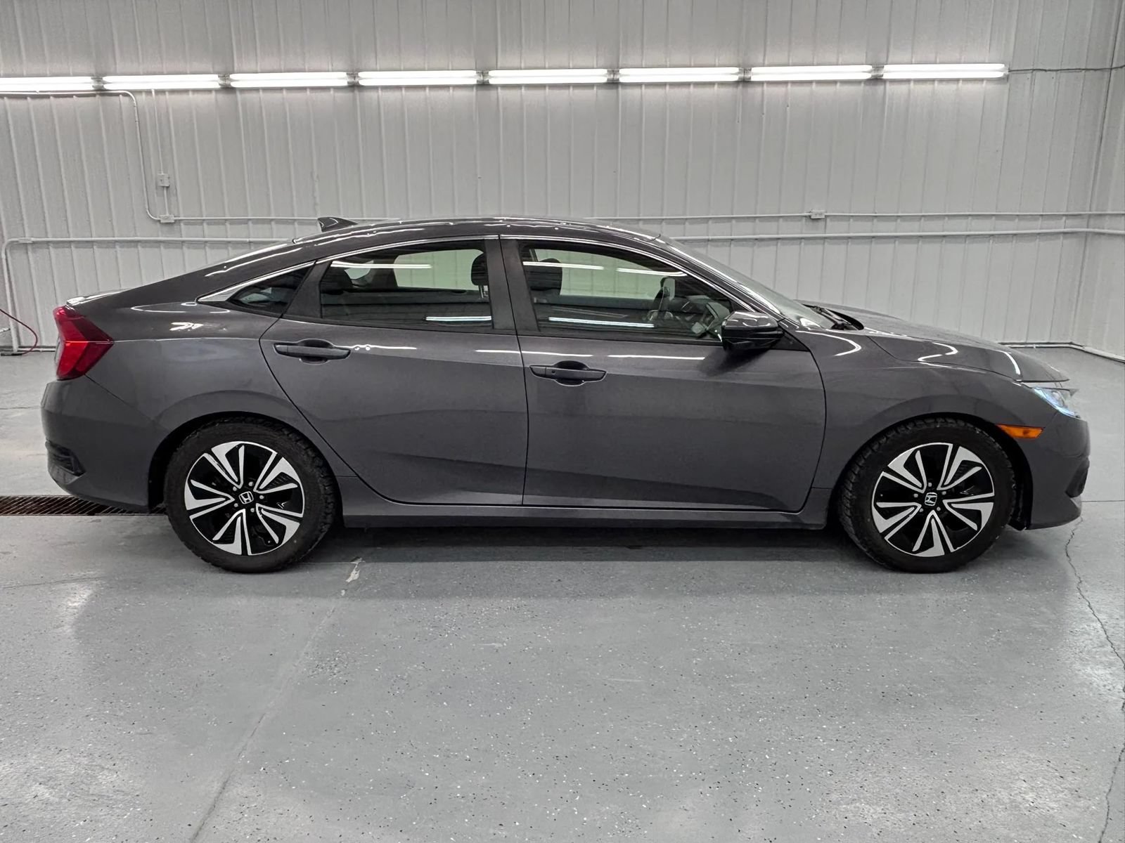 Used 2018 Honda Civic EX-T image 8