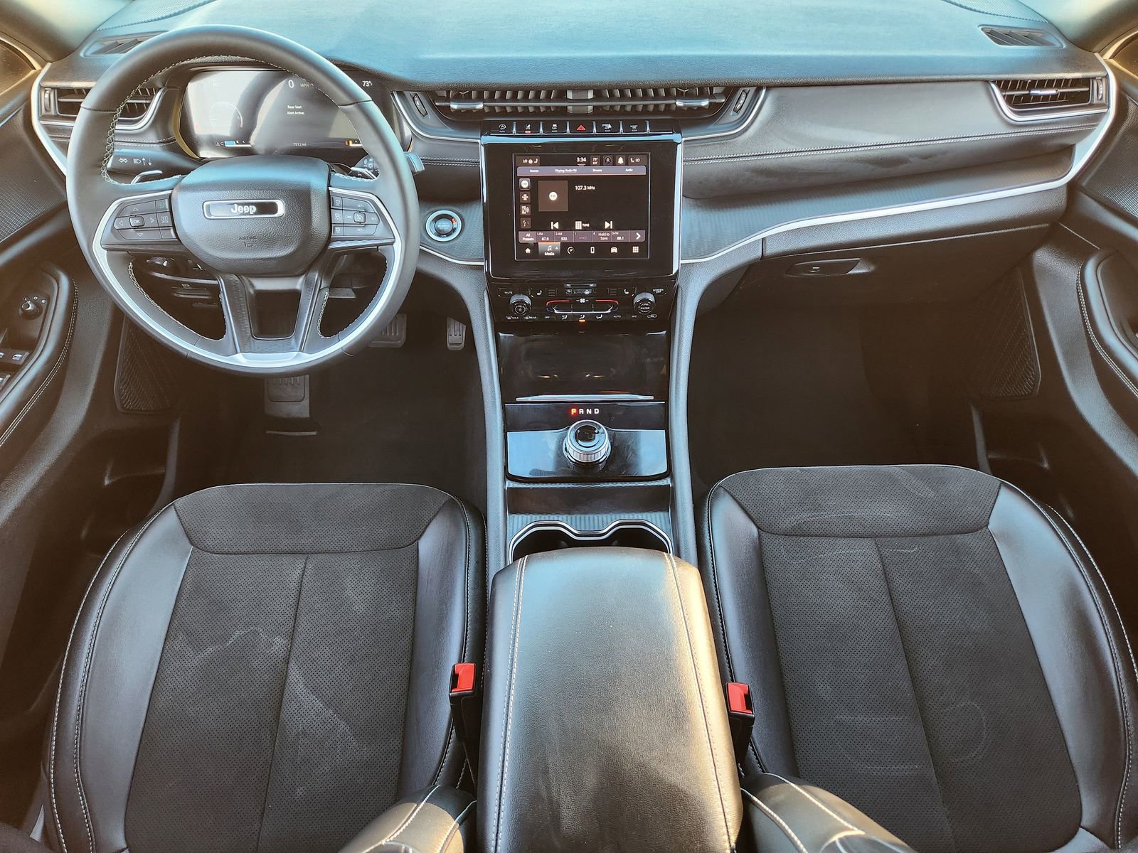 Used 2025 Jeep Grand Cherokee 4WD image 31