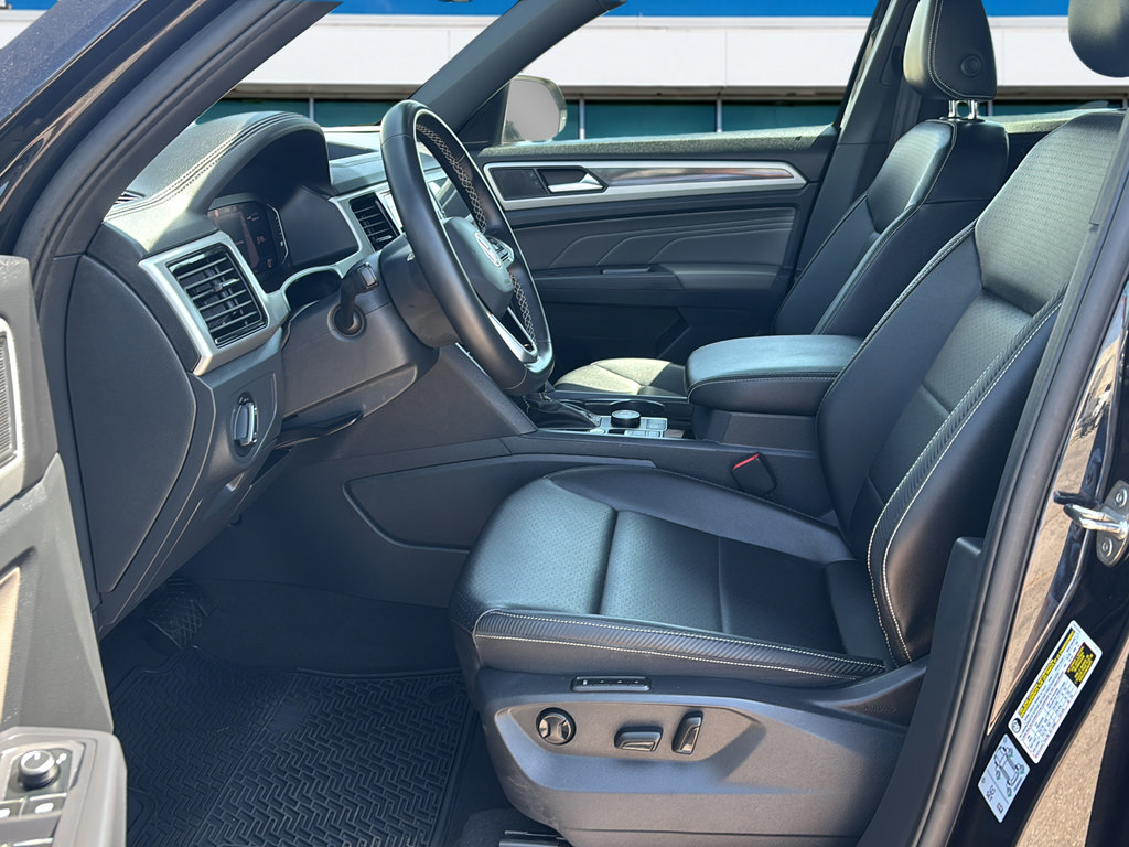 Used 2021 Volkswagen Atlas Cross Sport SEL w/ Cross Sport MDO Package AWD/4WD image 17
