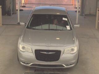 Used 2017 Chrysler 300 Limited w/ 300 Premium Group AWD/4WD image 2