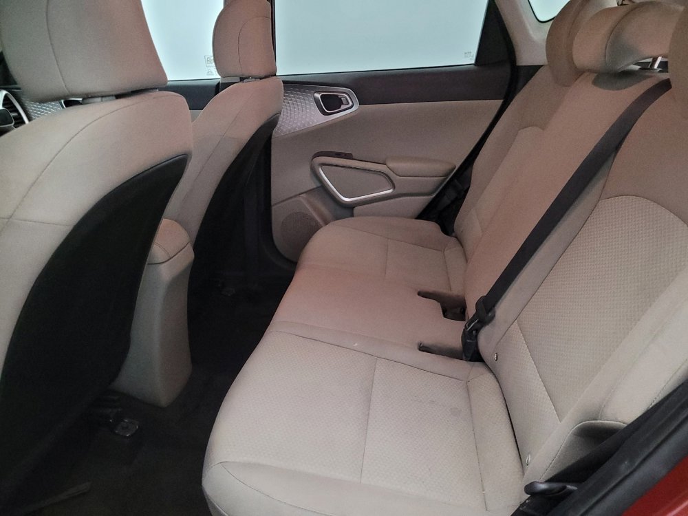 Used 2020 Kia Soul LX image 18