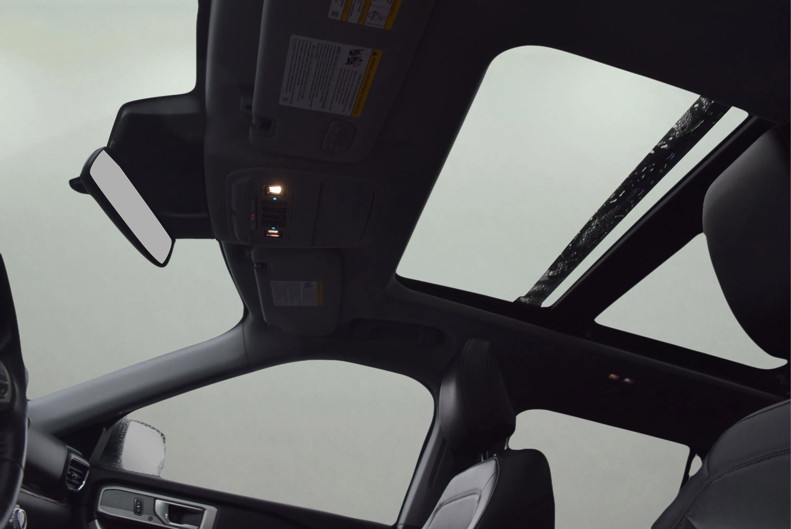 Certified 2021 Ford Explorer Limited image 13