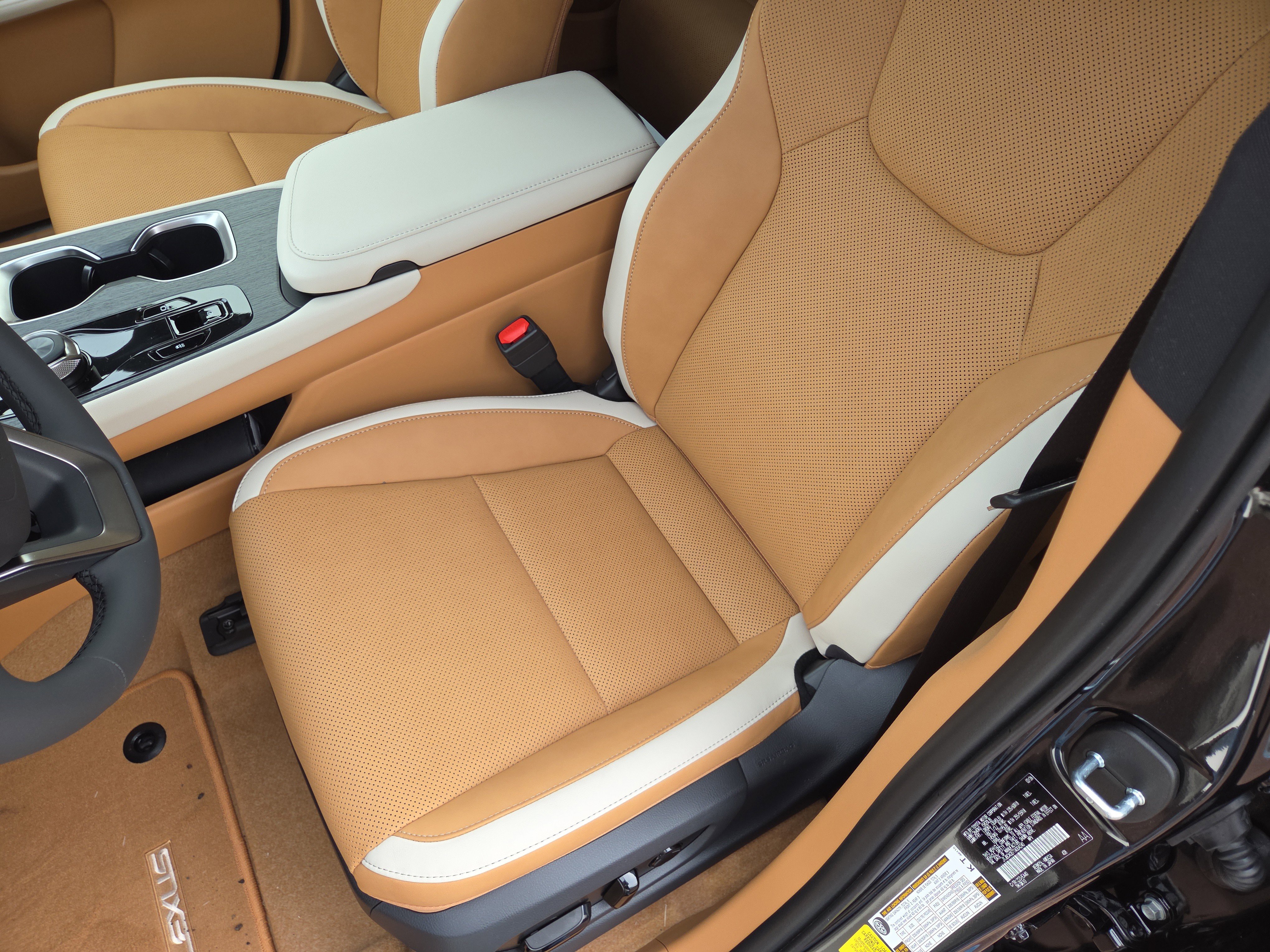 New 2026 Lexus RZ 450e AWD image 6