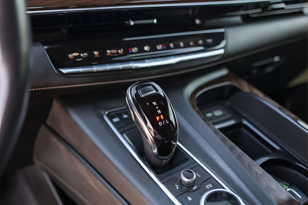Used 2022 Cadillac Escalade Sport Platinum AWD/4WD image 19