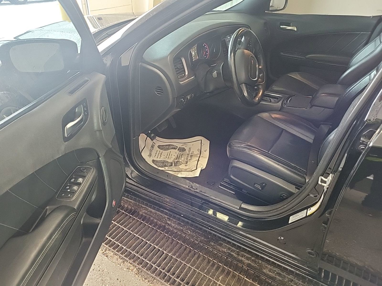 Used 2017 Dodge Charger SXT w/ AWD Plus Group image 7