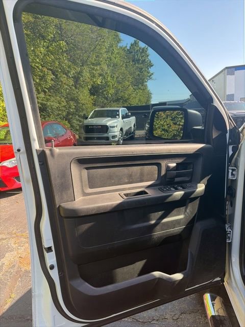 Used 2017 RAM 2500 Tradesman w/ Chrome Appearance Group image 13