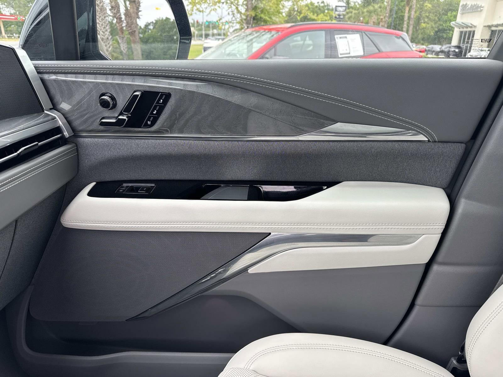 Certified 2025 Cadillac Escalade IQ Luxury 1 w/ Smart Trailering package AWD/4WD image 24