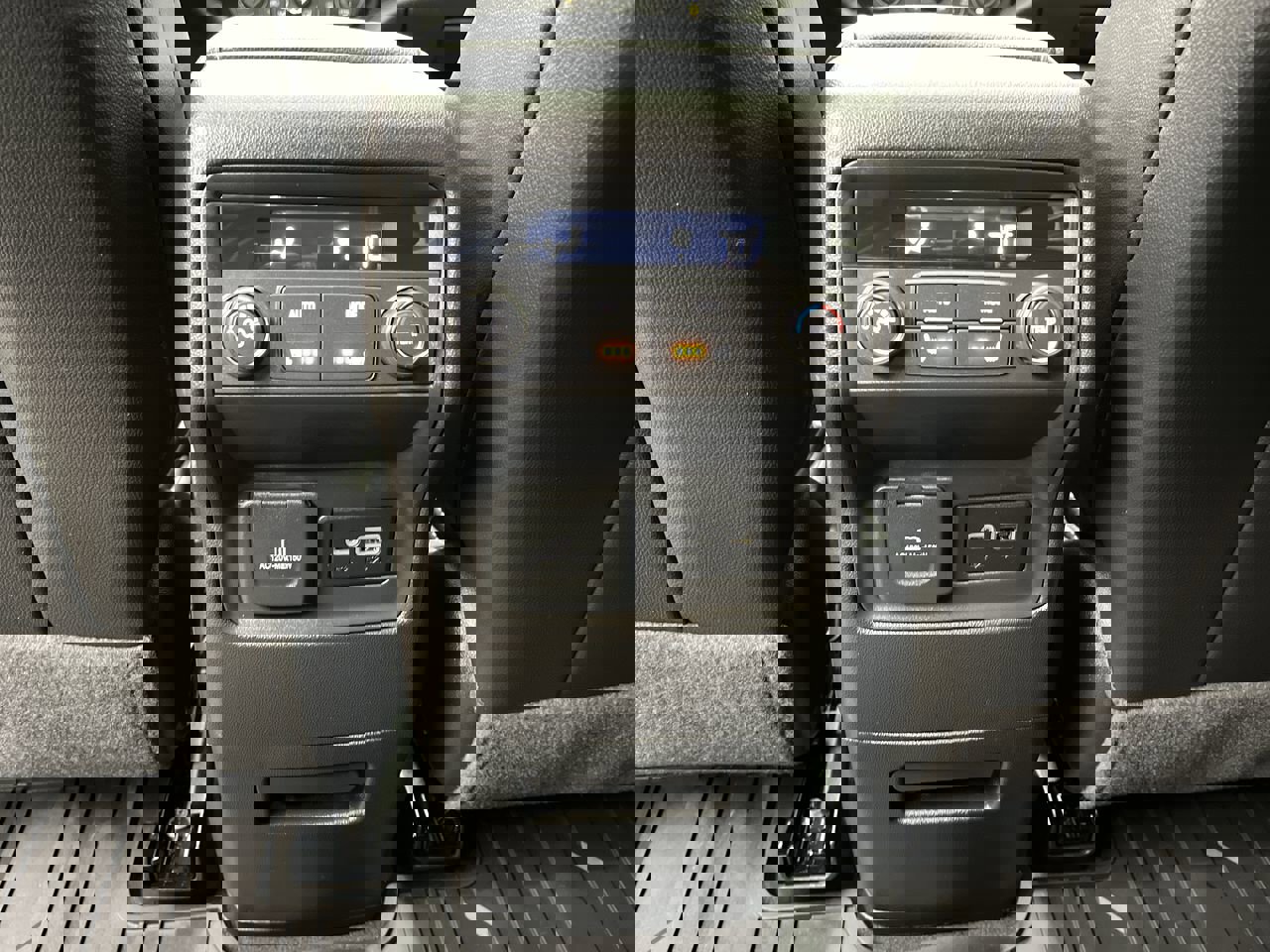 Certified 2023 GMC Acadia Denali w/ Denali Ultimate Package AWD/4WD image 15