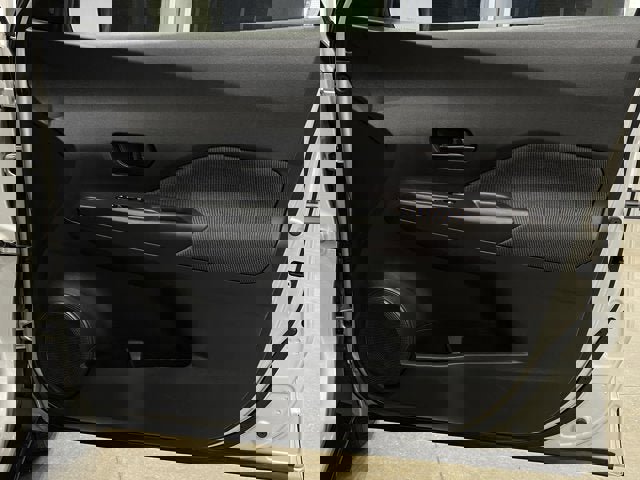 Used 2020 Nissan Kicks S image 19