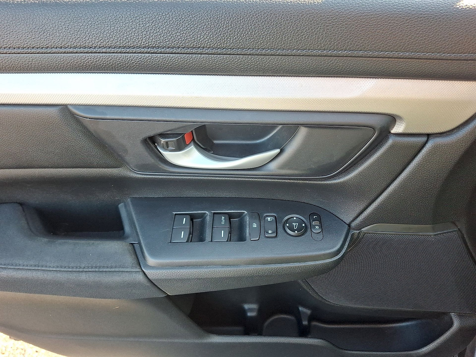 Used 2019 Honda CR-V LX image 10