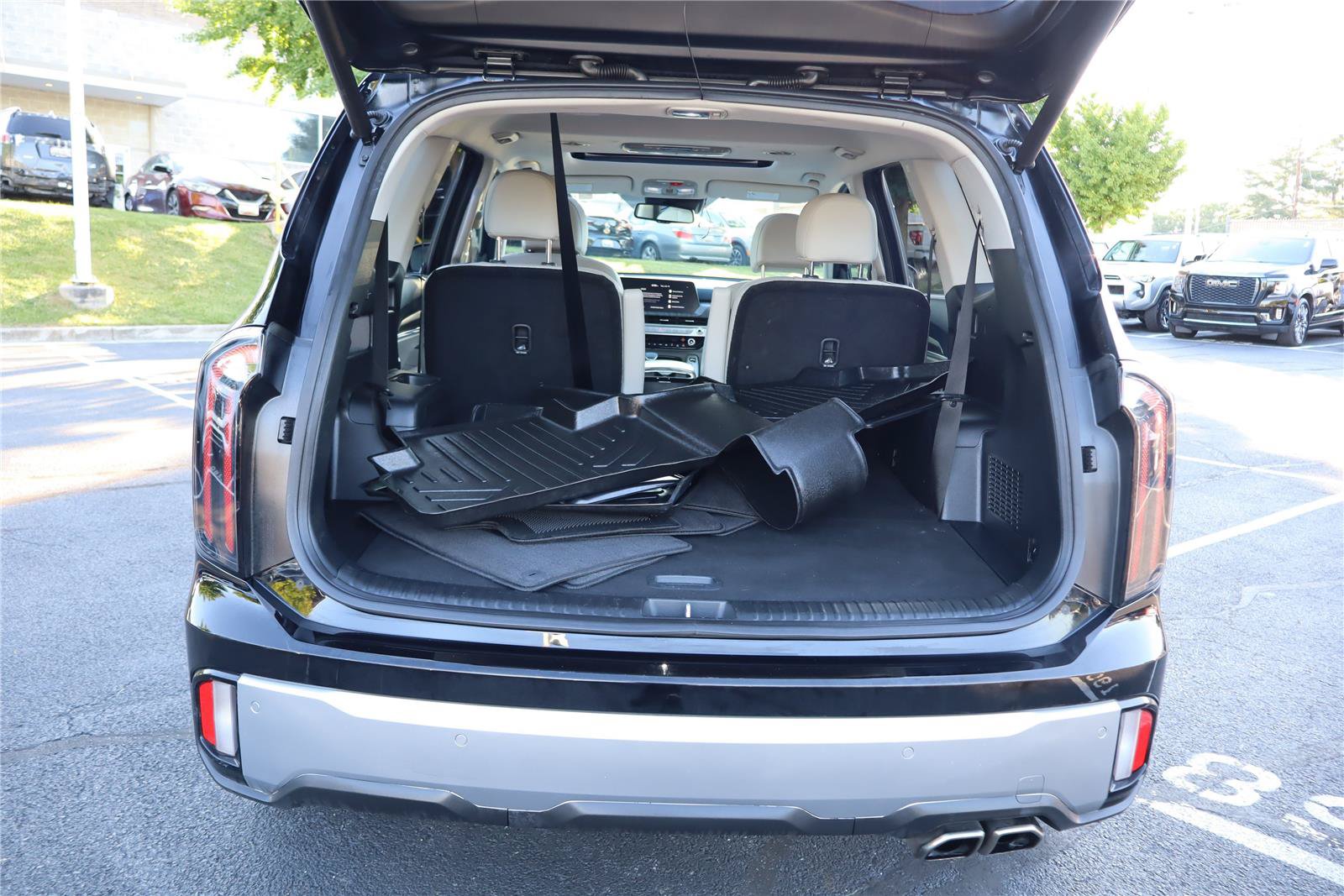 Certified 2023 Kia Telluride EX w/ EX Captain's Chair Package AWD/4WD image 5