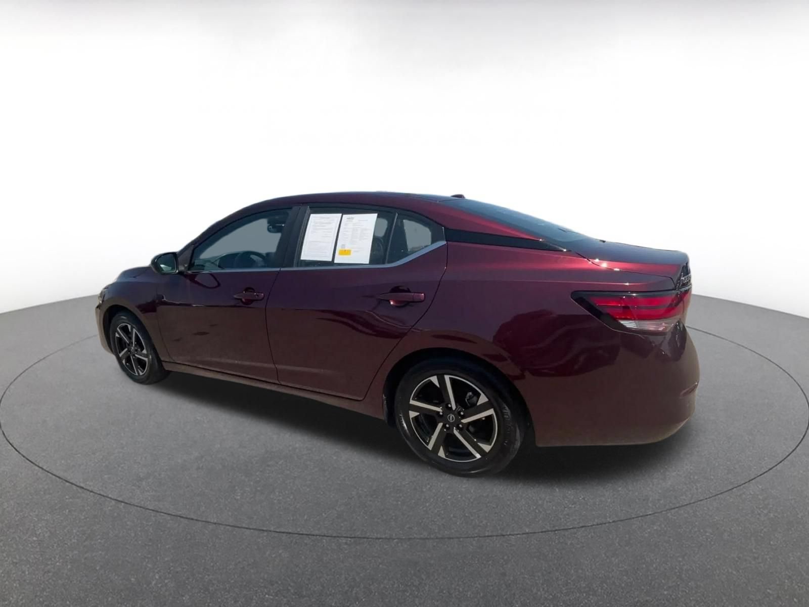 Used 2025 Nissan Sentra SV FWD image 9