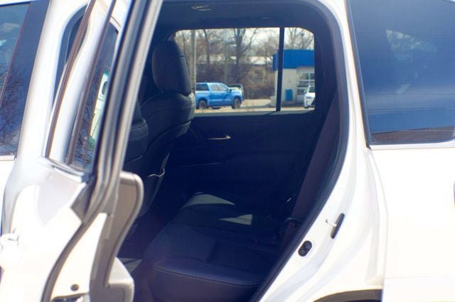 Used 2023 Lexus LX 600 4WD w/ Interior Upgrade Package image 40